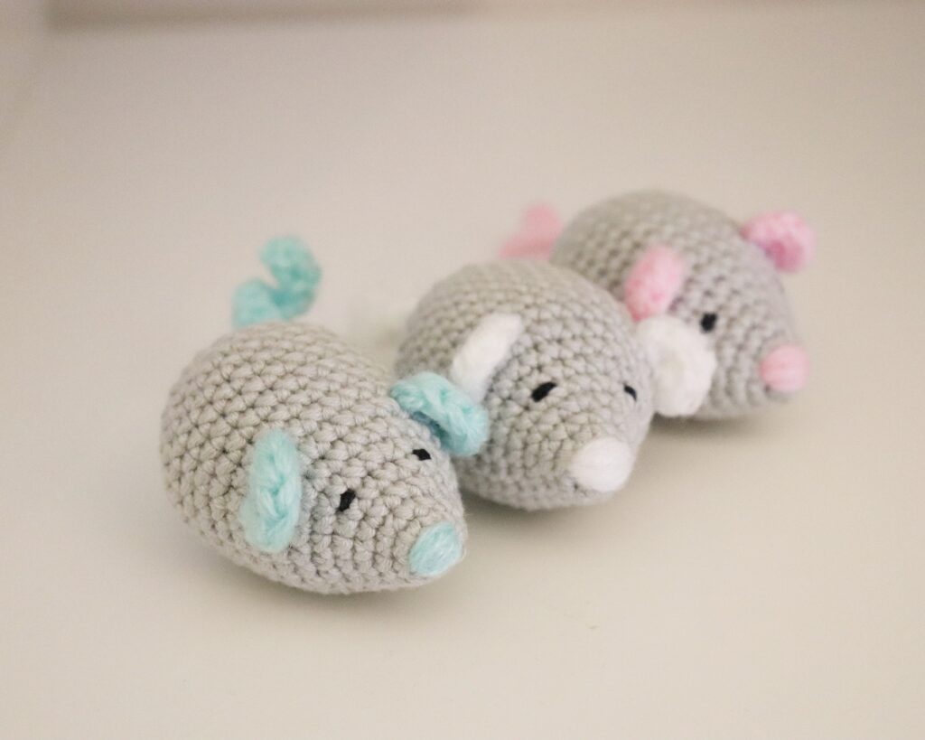 little mouse crochet pattern by woolshie