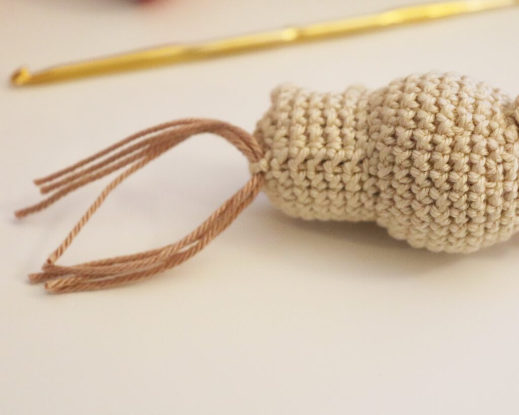 mini horse crochet pattern tail