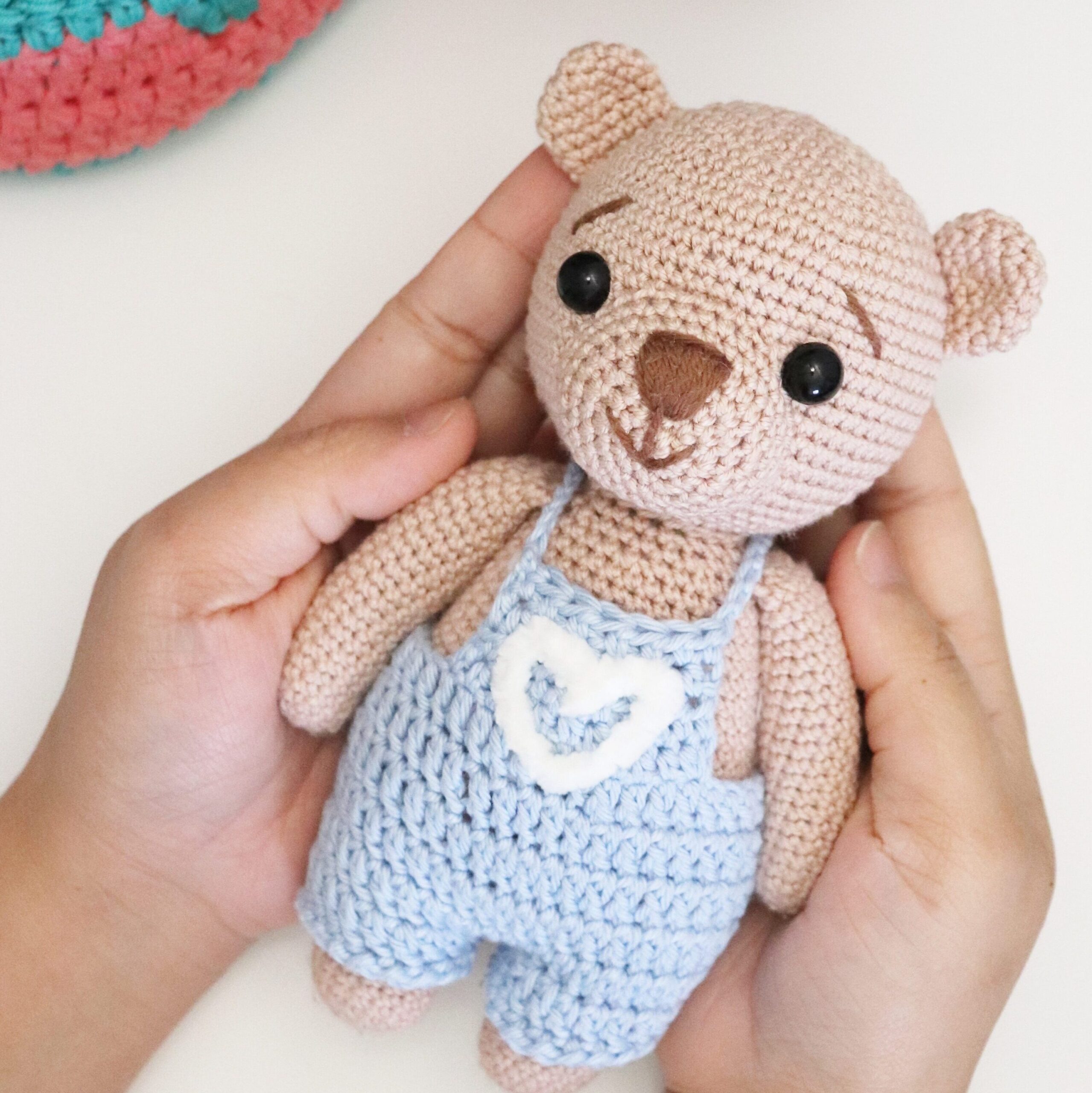 bella the brown bear amigurumi crochet pattern woolshie