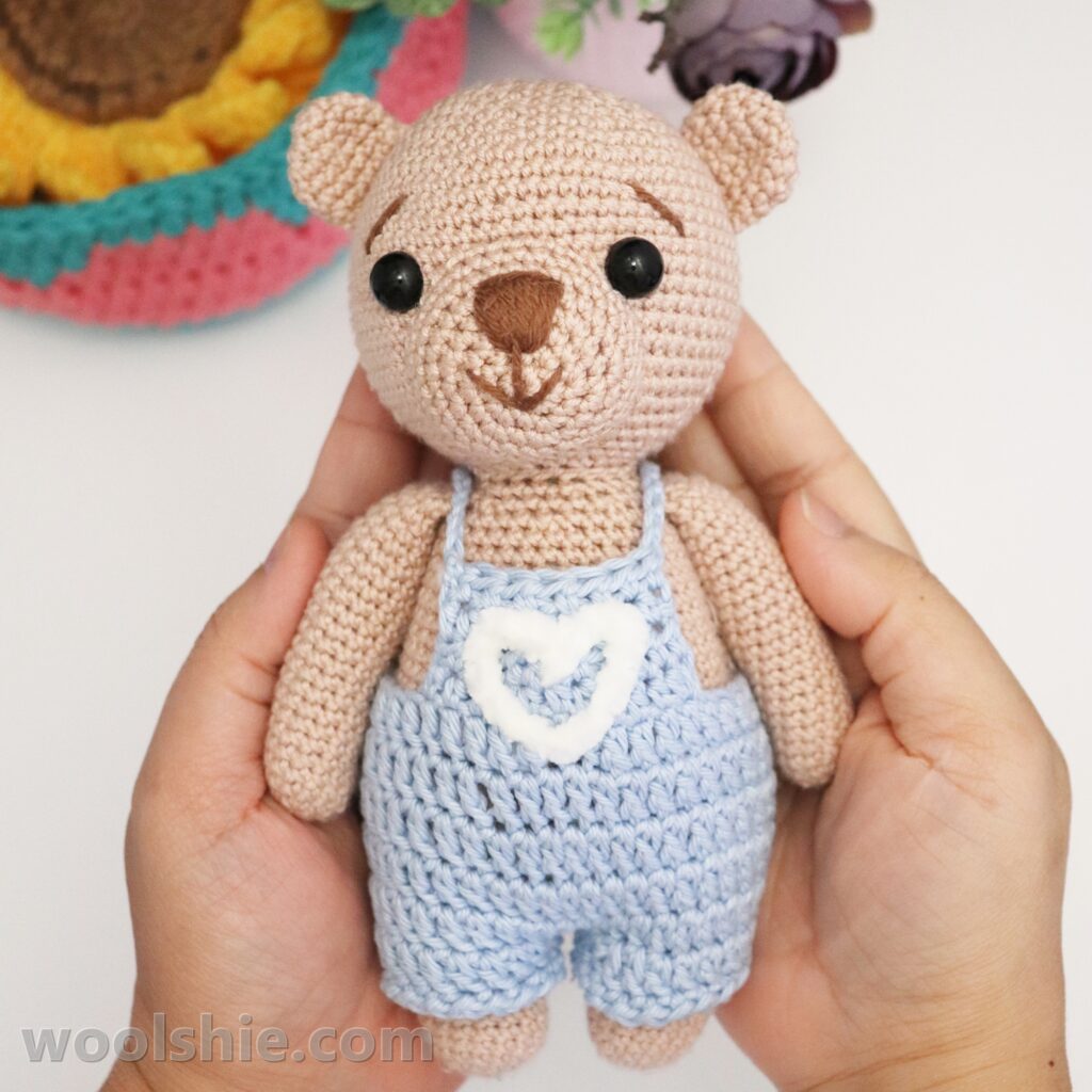 bella the brown bear amigurumi crochet pattern woolshie