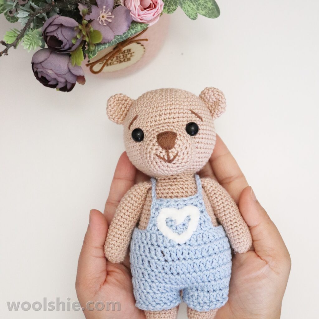 bella the brown bear amigurumi crochet pattern woolshie