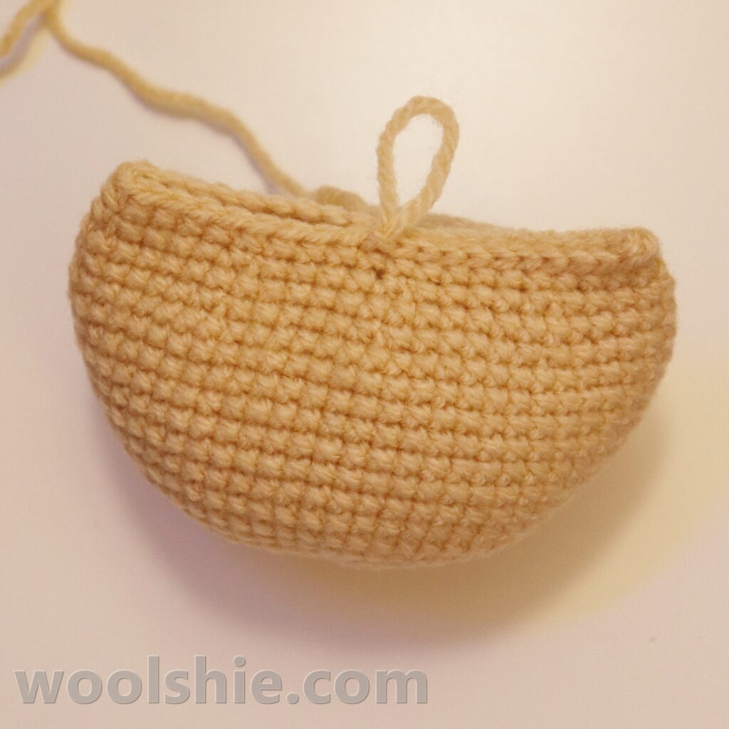 chicken crochet pattern by woolshie