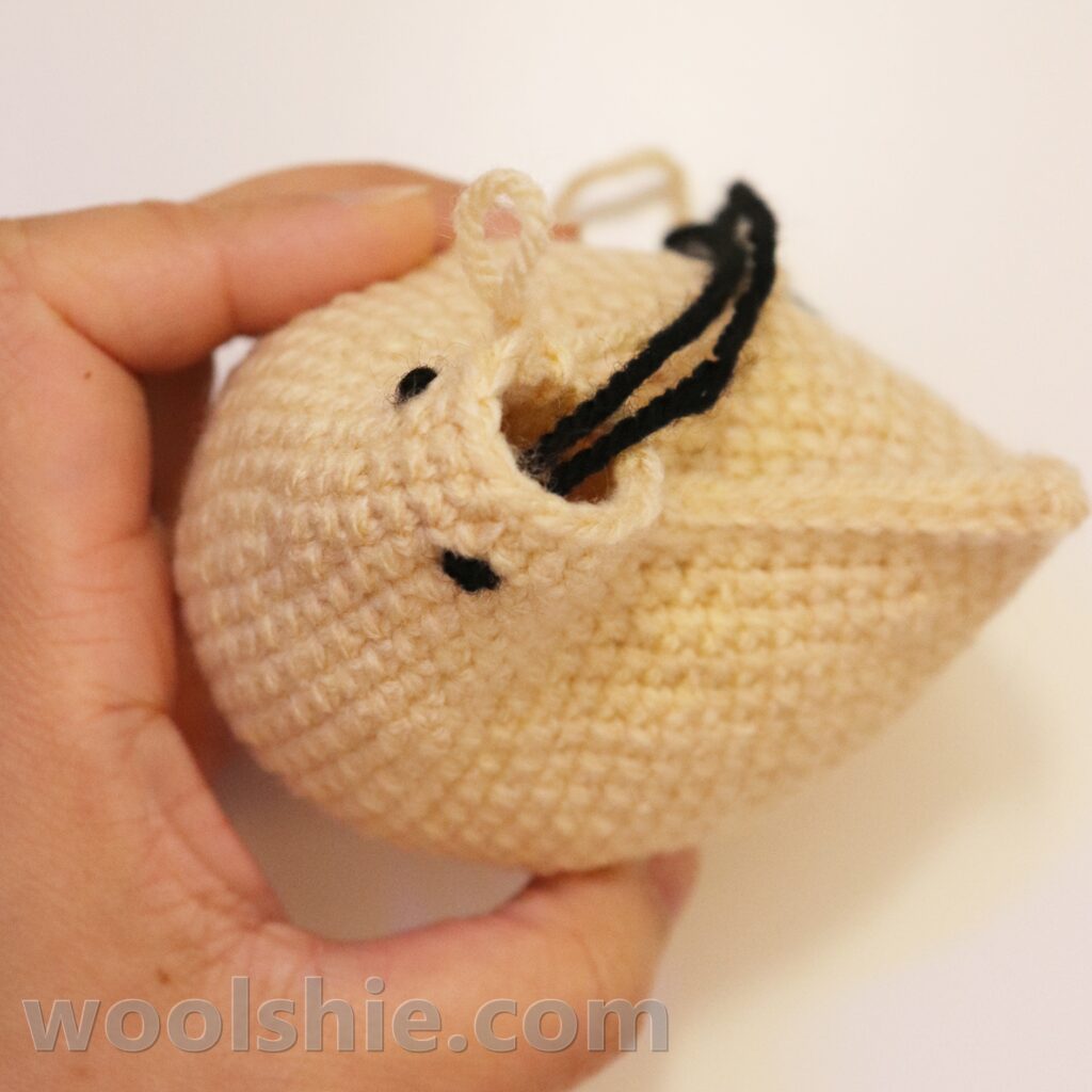chicken crochet pattern by woolshie