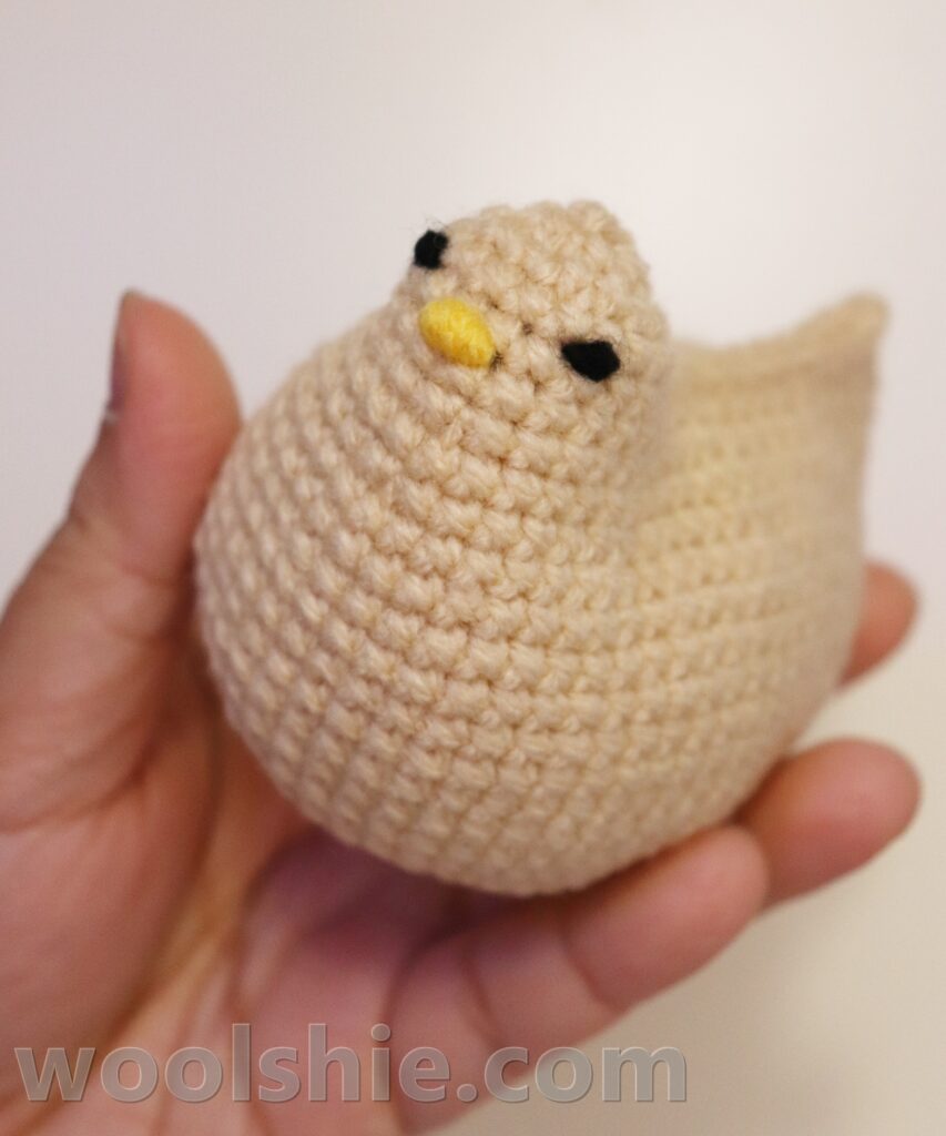 chicken crochet pattern by woolshie - guide pictures