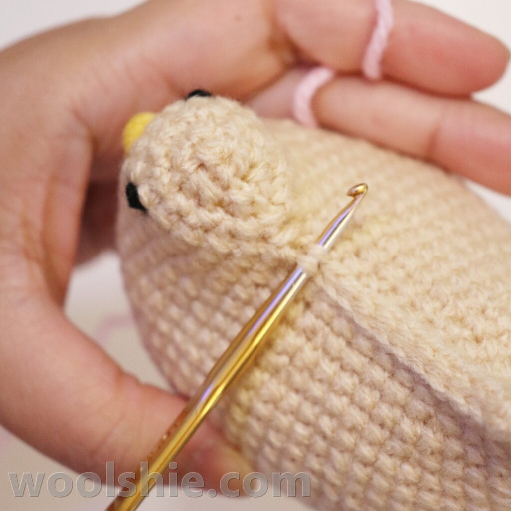 chicken crochet pattern by woolshie