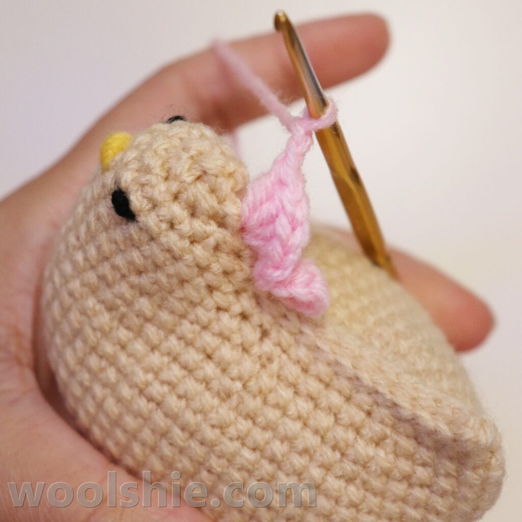 chicken crochet pattern by woolshie