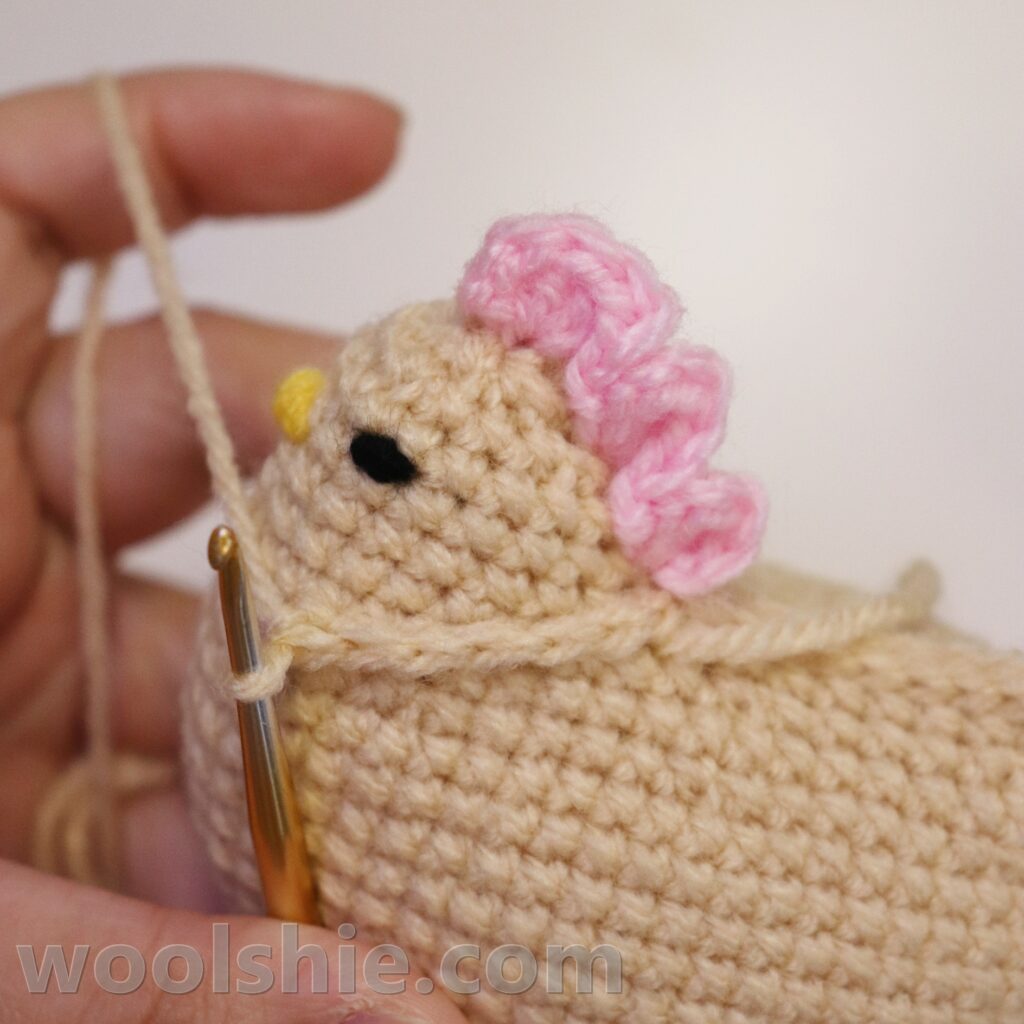chicken crochet pattern by woolshie