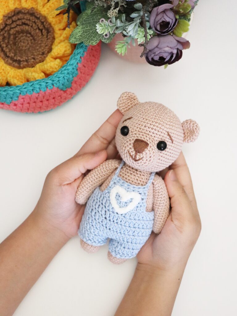 crochet pattern by woolshie