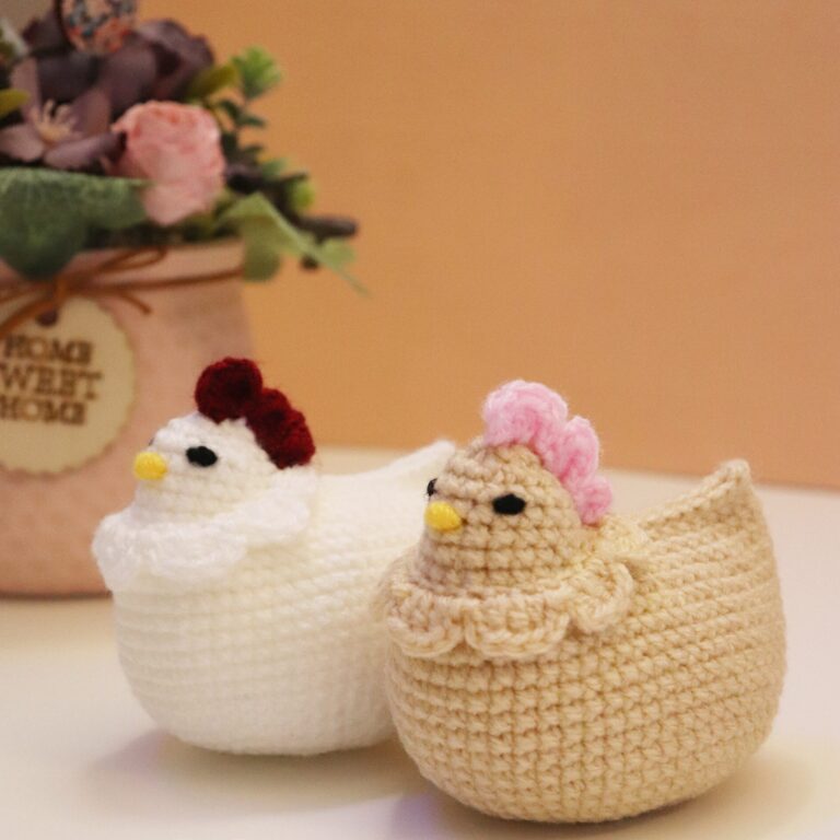chicken crochet pattern by woolshie