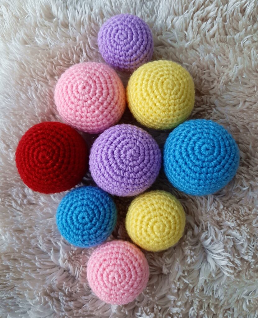 sort and balance crochet ü small and big rounds
