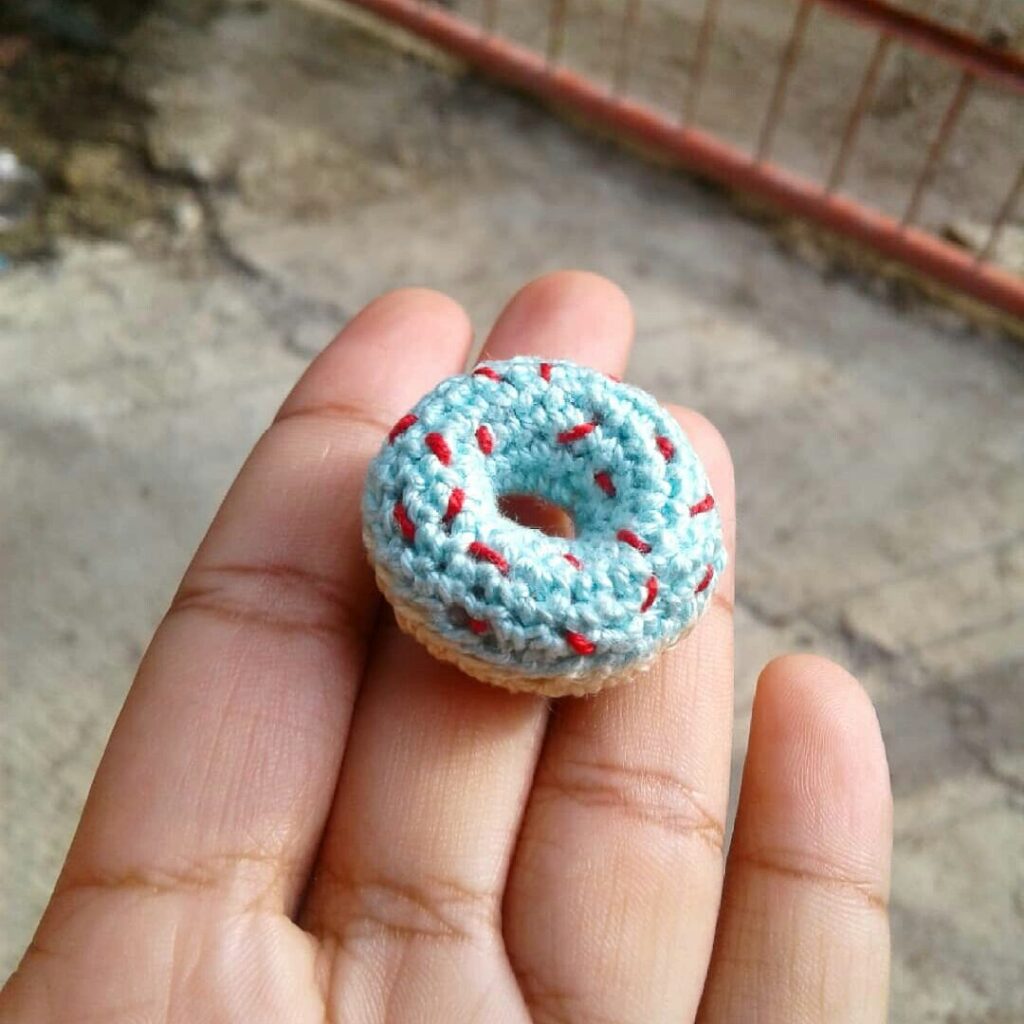 woolshie crochet donut pattern